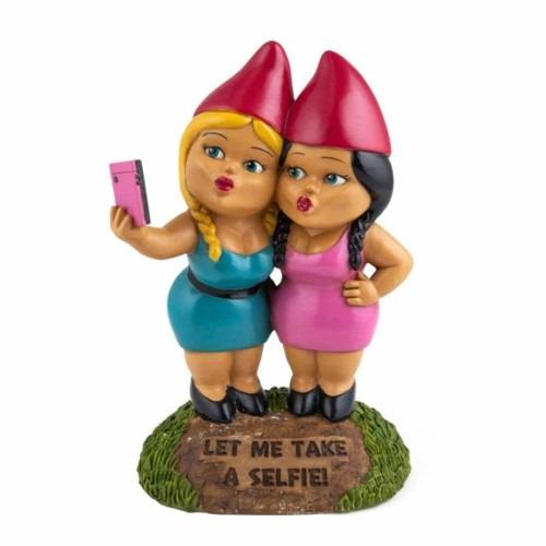 Selfie Sisters Gnome William Valentine